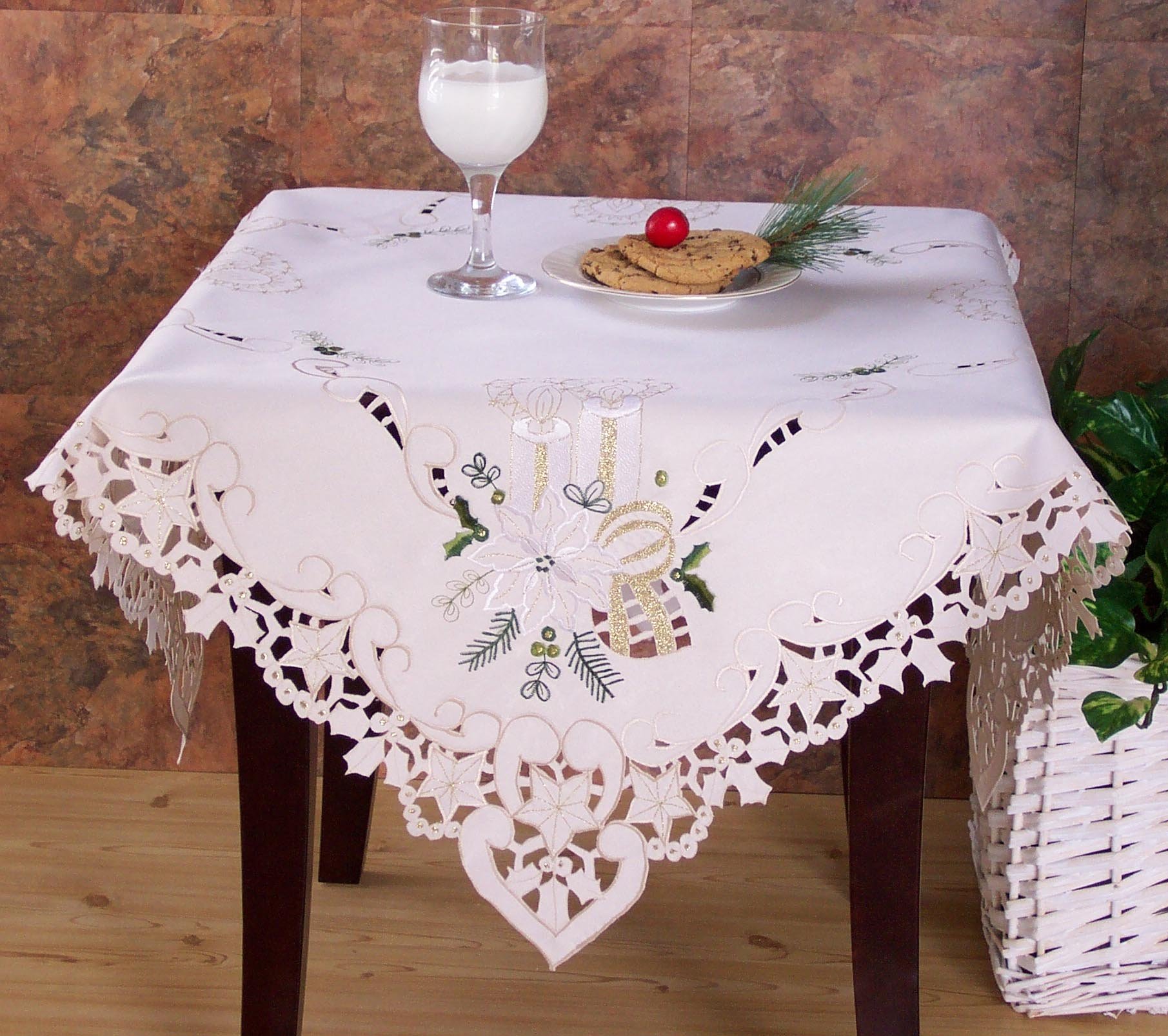 XD46144 Christmas Candle Collection table runner featuring exquisite embroidery and golden lycra accents, perfect for festive table settings.