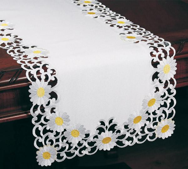 XD915727 Daisy Collection table linens featuring elegant flower embroidery and intricate cutwork, perfect for spring and summer dining.