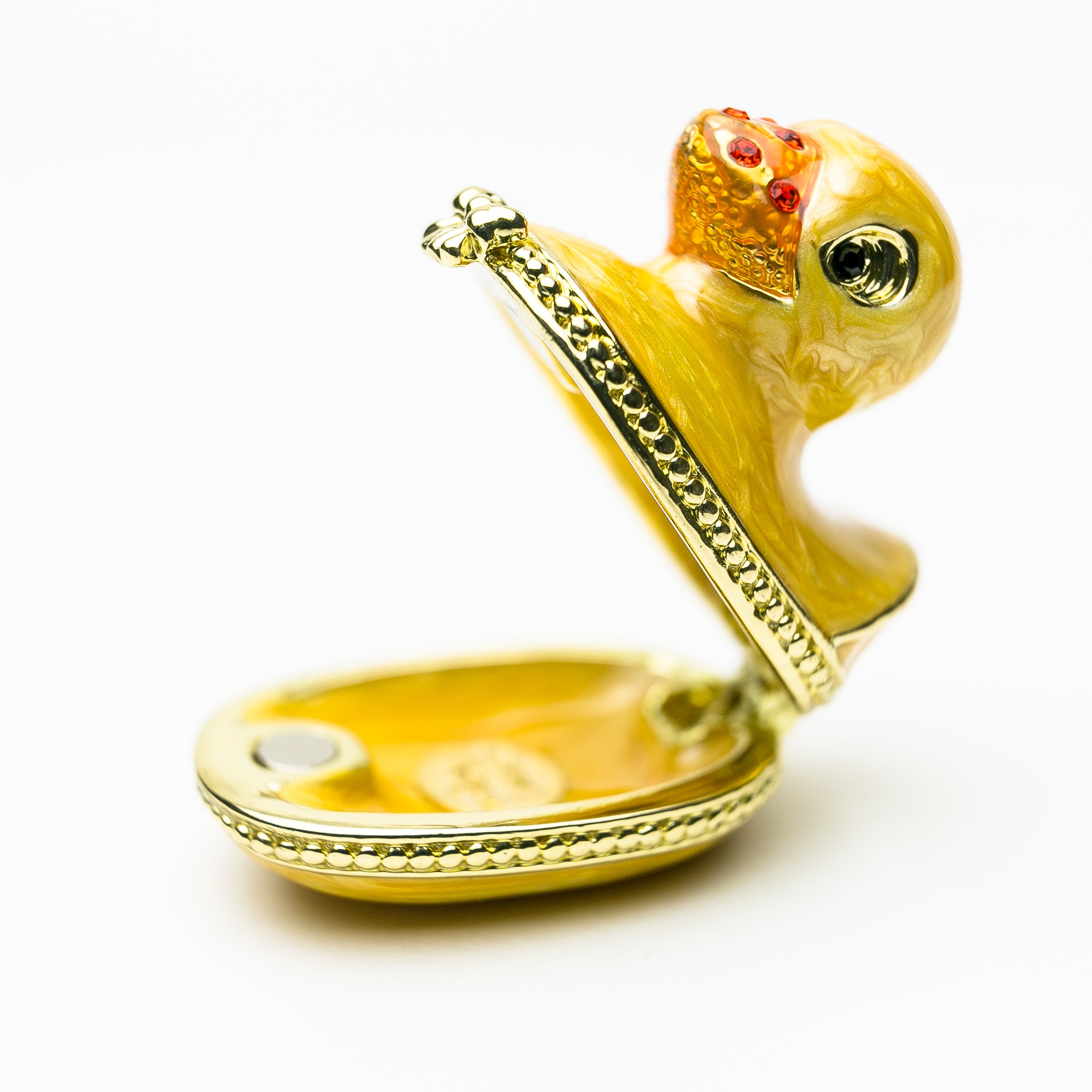 A charming yellow bath duck trinket box, handmade with 24K gold plating and adorned with sparkling Austrian crystals.