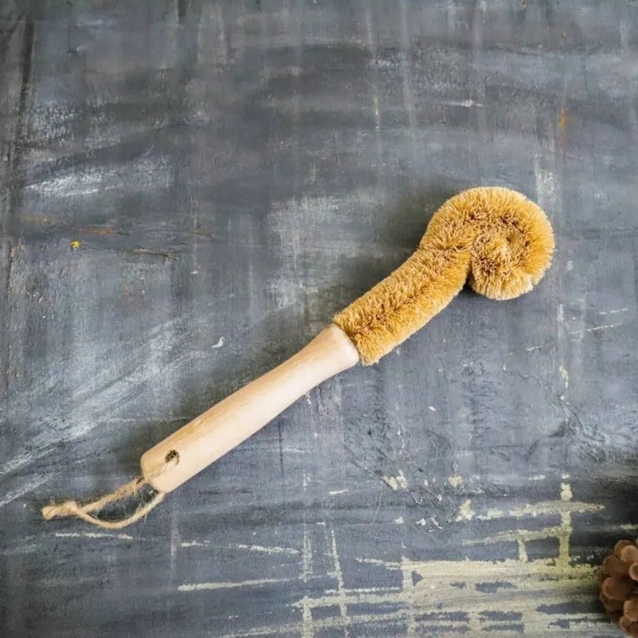 Coconut Bottle Brush made from natural coconut fibre, designed for cleaning glasses, cups, and dishes.