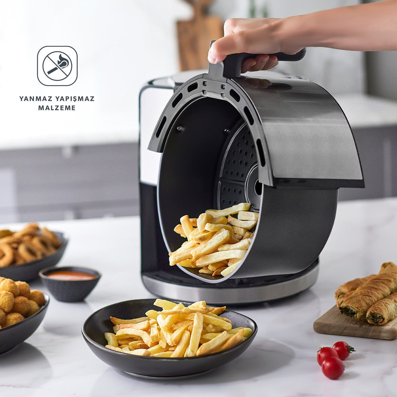 Homend Airfryday 2502H Airfryer mit Touchscreen und großem Fassungsvermögen, ideal für fettfreies Frittieren.