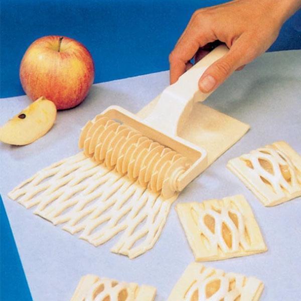 Kitchen Pizza Roller Pin with a smooth surface and ergonomic handle, designed for creating lattice patterns in pastries.