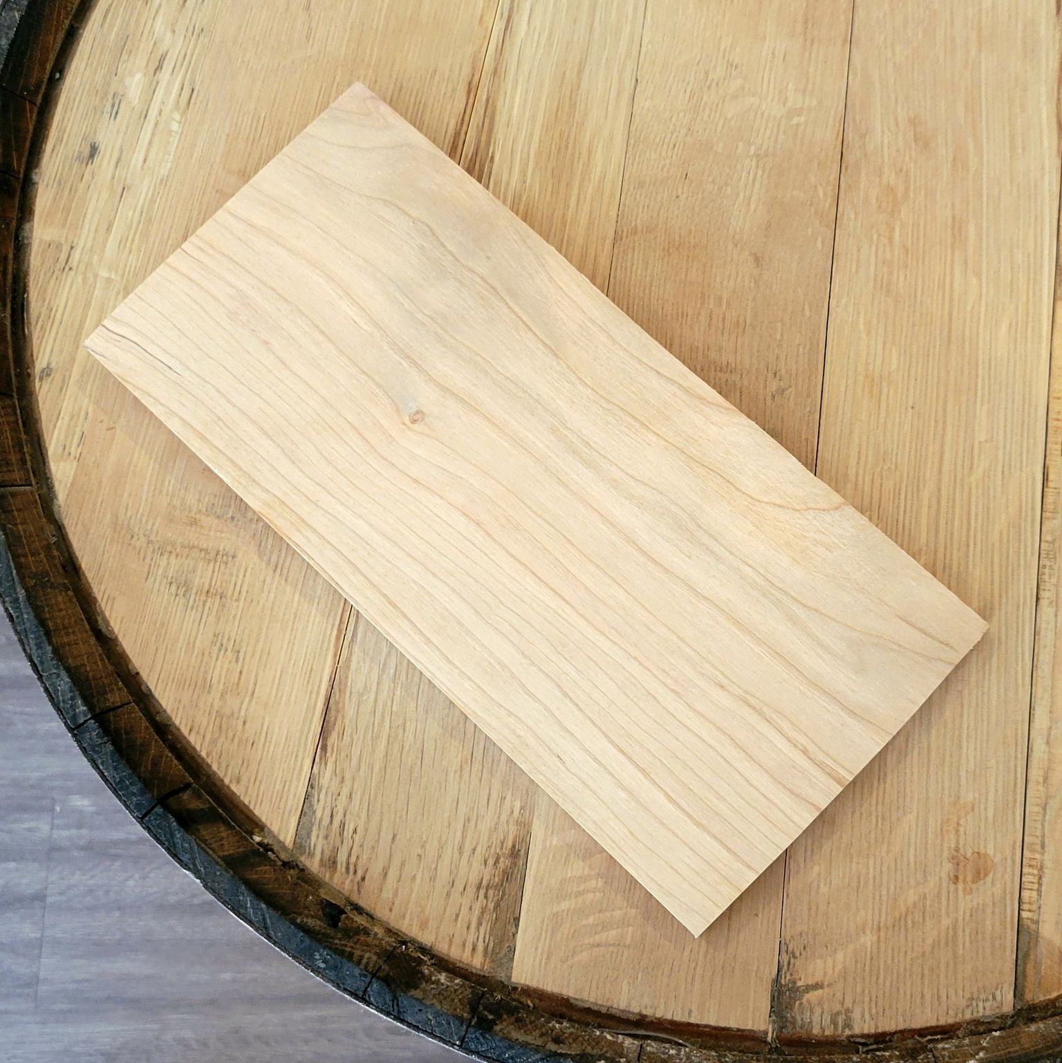 Maple Grilling Plank Set featuring Grade B planks, ideal for infusing sweet smoke flavors into meats and vegetables.