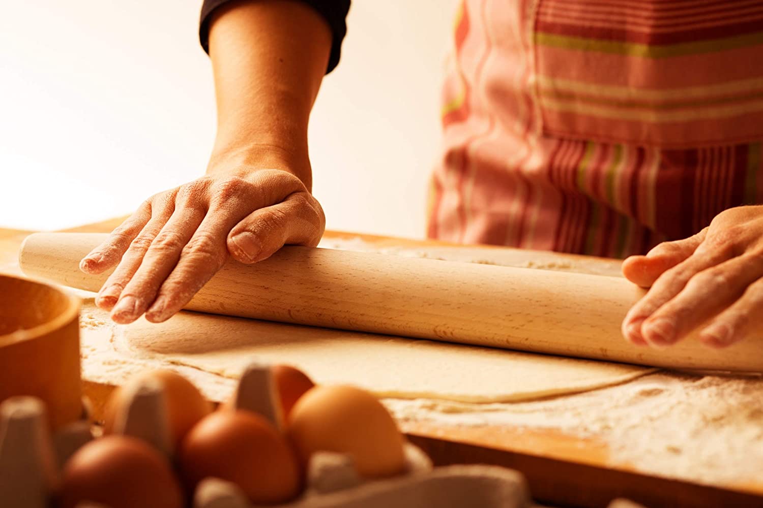 Mr. Woodware French Wooden Rolling Pin, 18 inches long, crafted from high-quality beech wood, ideal for rolling pizza and pastry dough.