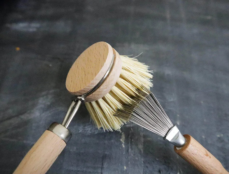 Sisal Dish Brush Refill showcasing natural sisal fibers and ergonomic design for effective cleaning.