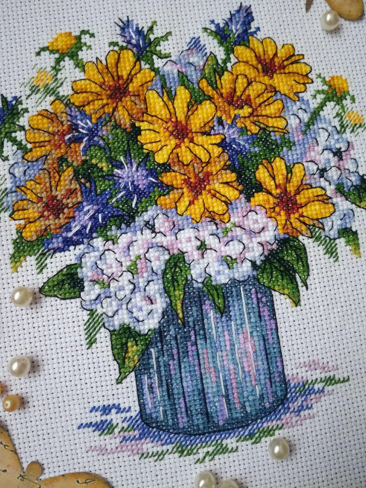 Aroma Melody SM-502 Counted Cross-Stitch Kit featuring white AIDA canvas, colorful threads, and detailed instructions.