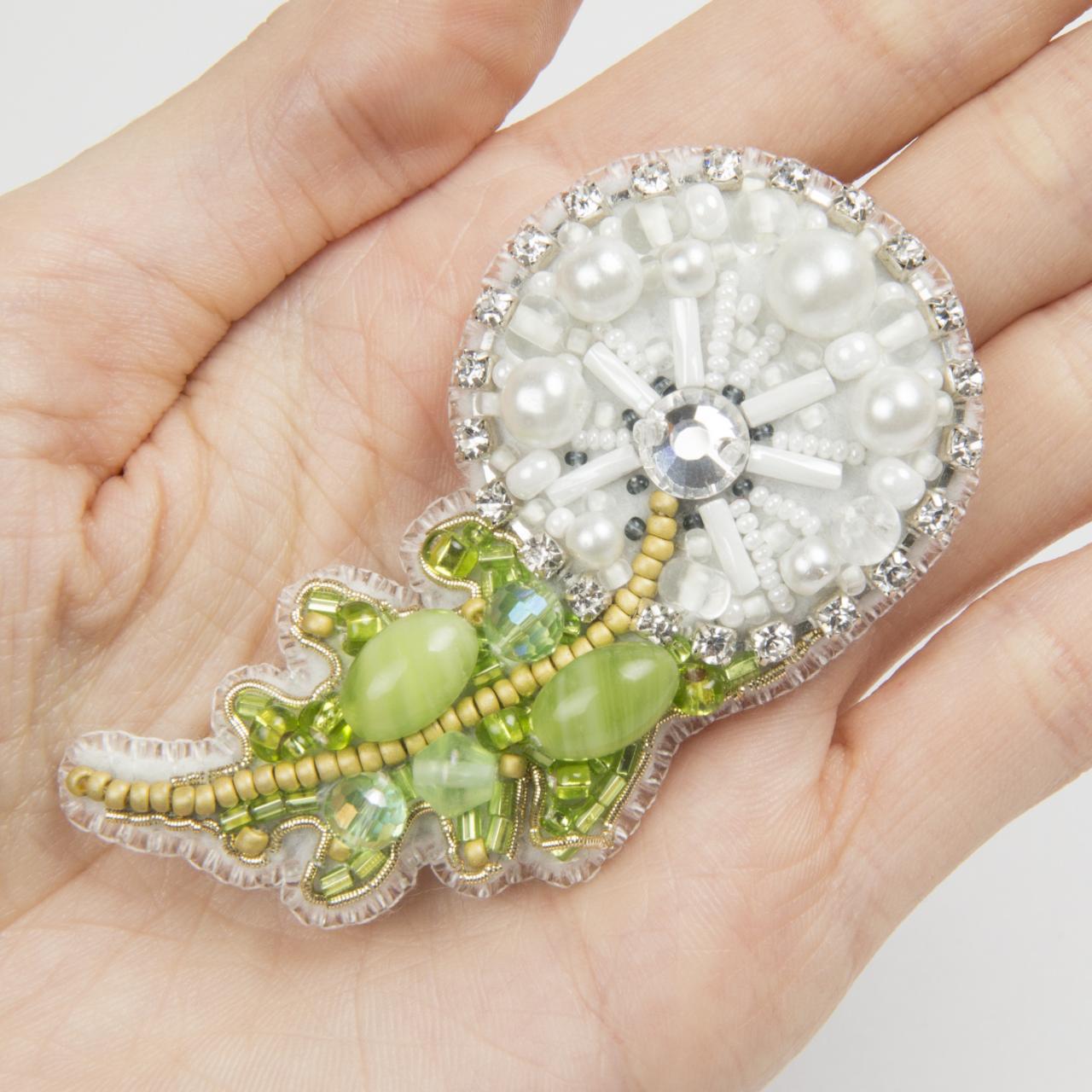 BP-258C Beadwork kit featuring colorful Preciosa and Crystal Art beads for creating a dandelion brooch.