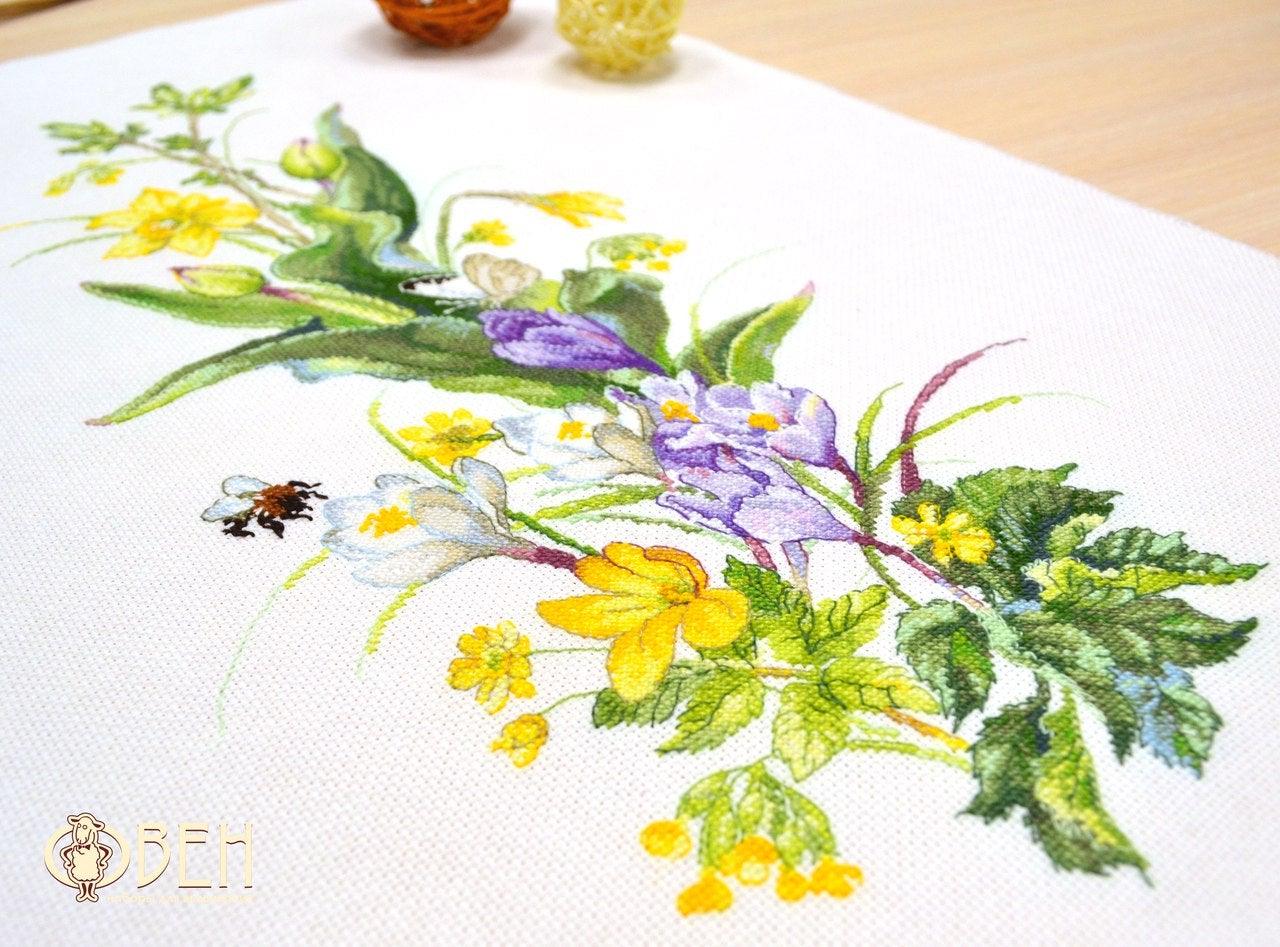 Brave Bumblebee 1015 Counted Cross Stitch Kit with colorful threads and Aida canvas.