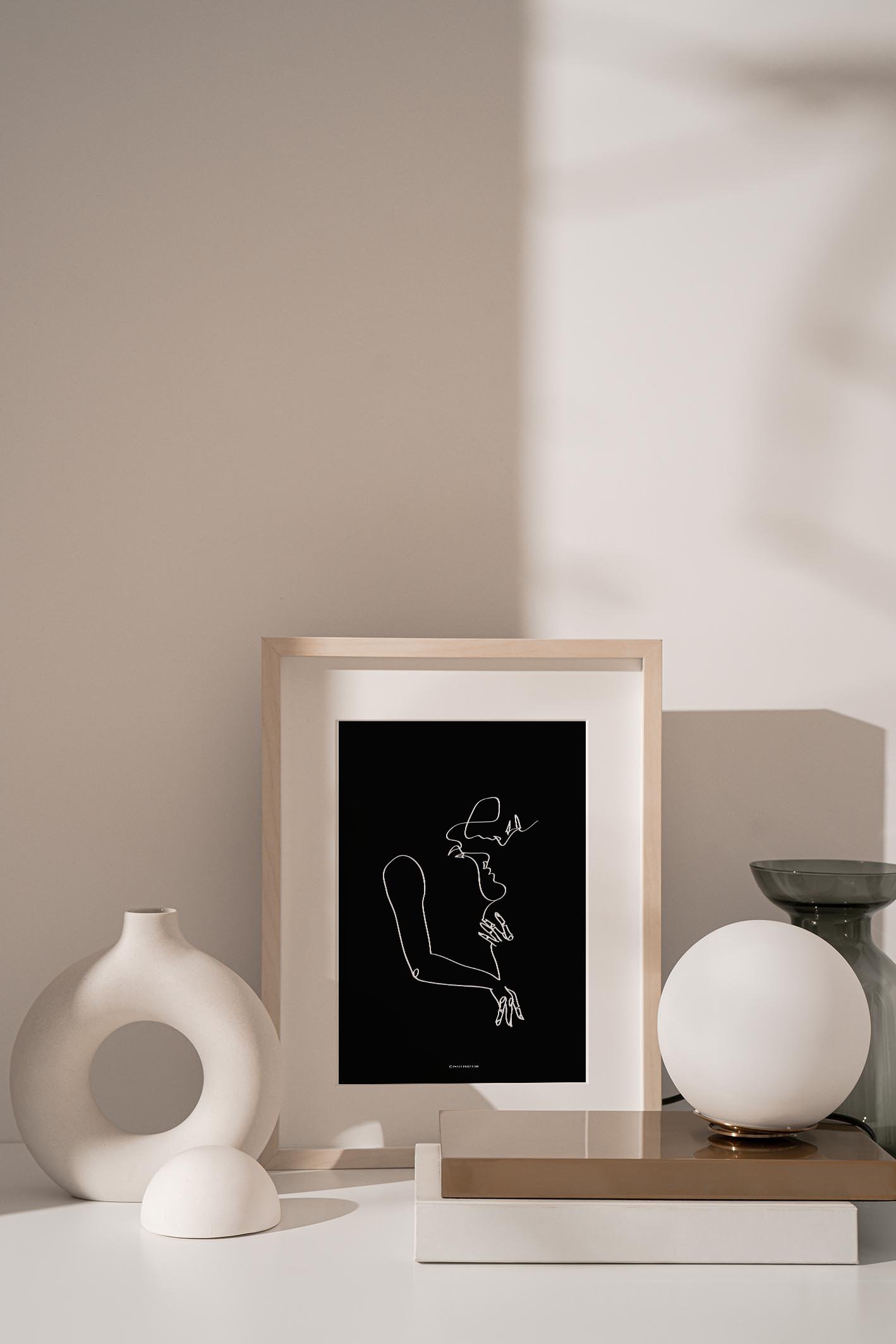 Connection (Noir) art print showcasing elegant design and high-quality finish.