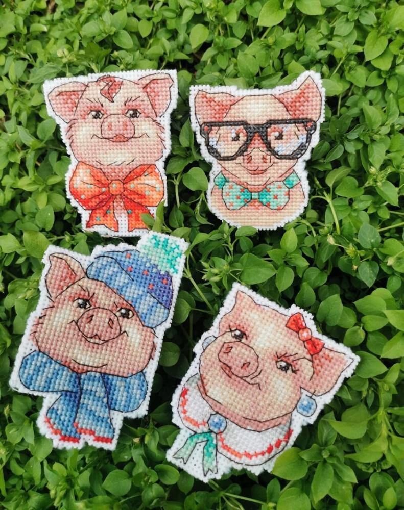 Cute Piggies P-279 / SR-279 Plastic Canvas Counted Cross Stitch Kit with colorful threads and plastic canvas for DIY fridge magnets.