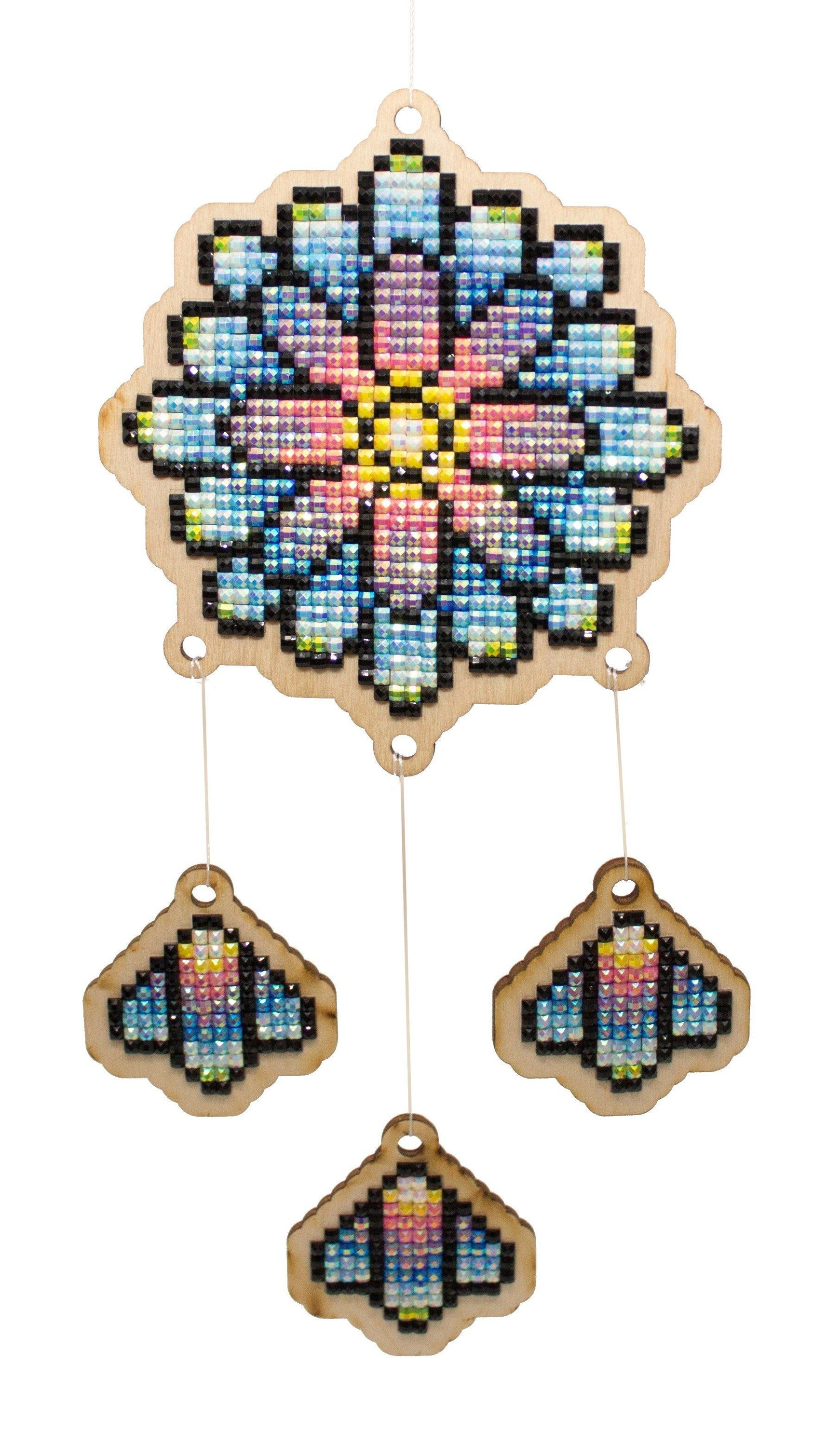 Dreamcatcher Kaleidoscope CSW324 Diamond Painting Kit with colorful rhinestones and plywood base.