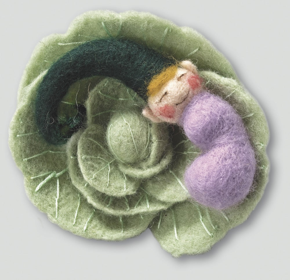 Felting Kit V-86C featuring colorful Corriedale wool, needles, and instruction chart, perfect for beginners.