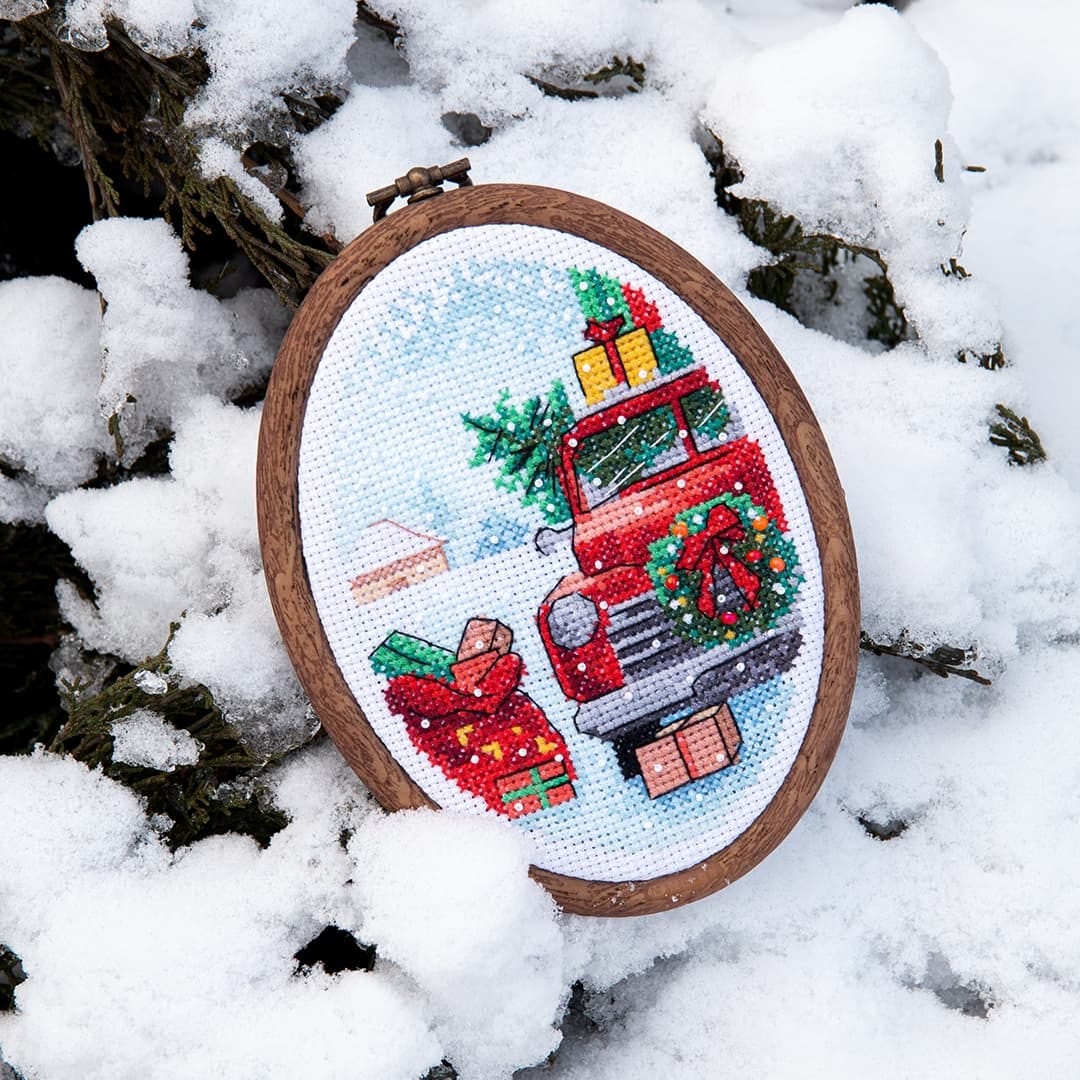 M-502C Counted Cross Stitch Kit featuring holiday-themed design, Aida fabric, Madeira floss, and Preciosa beads.