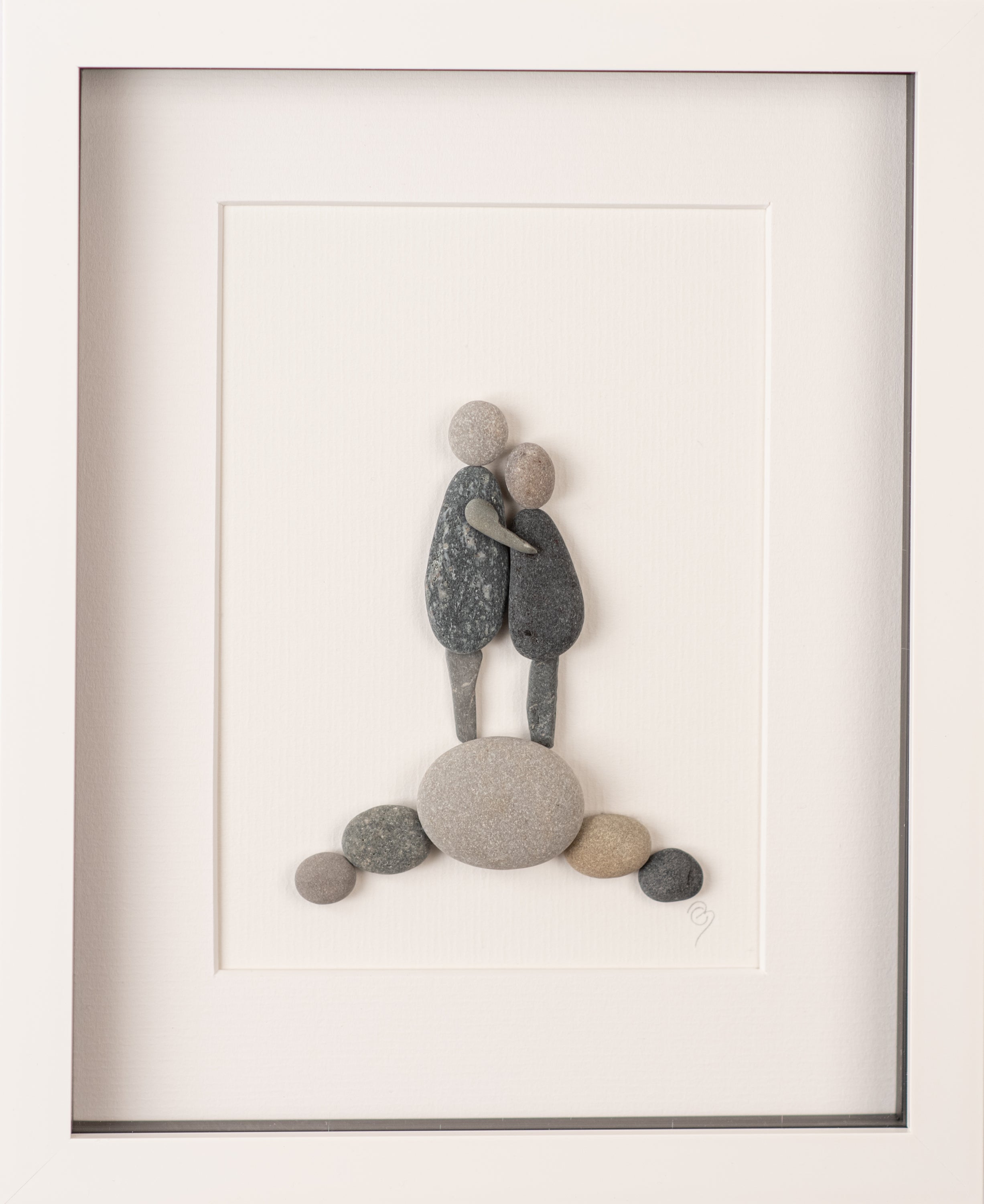 Mini Couple art piece featuring natural materials in a stylish frame, symbolizing love and connection.