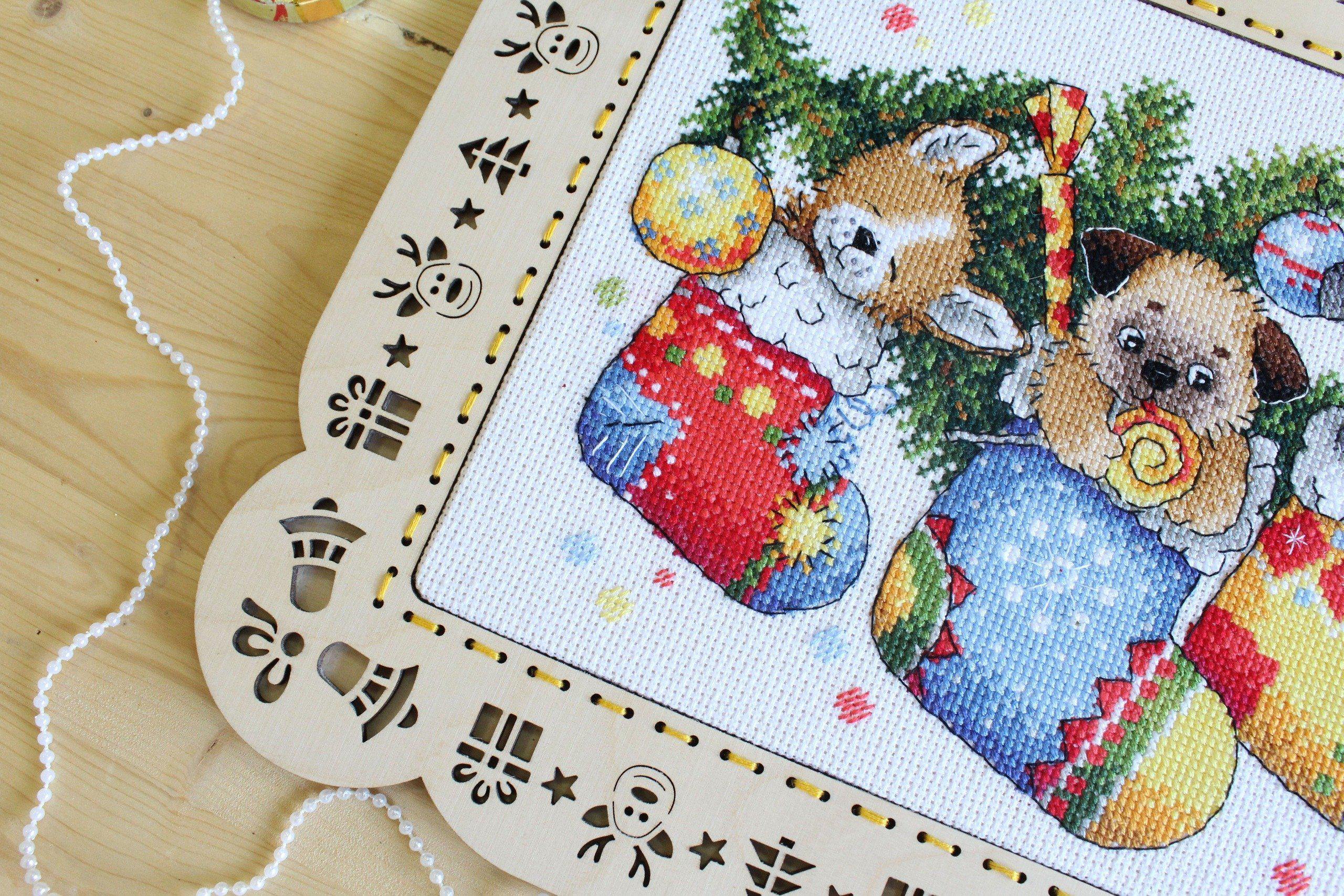 New Year Surprise SM-566 Counted Cross Stitch Kit featuring 14 count AIDA canvas, 26 colorful threads, and a detailed chart.