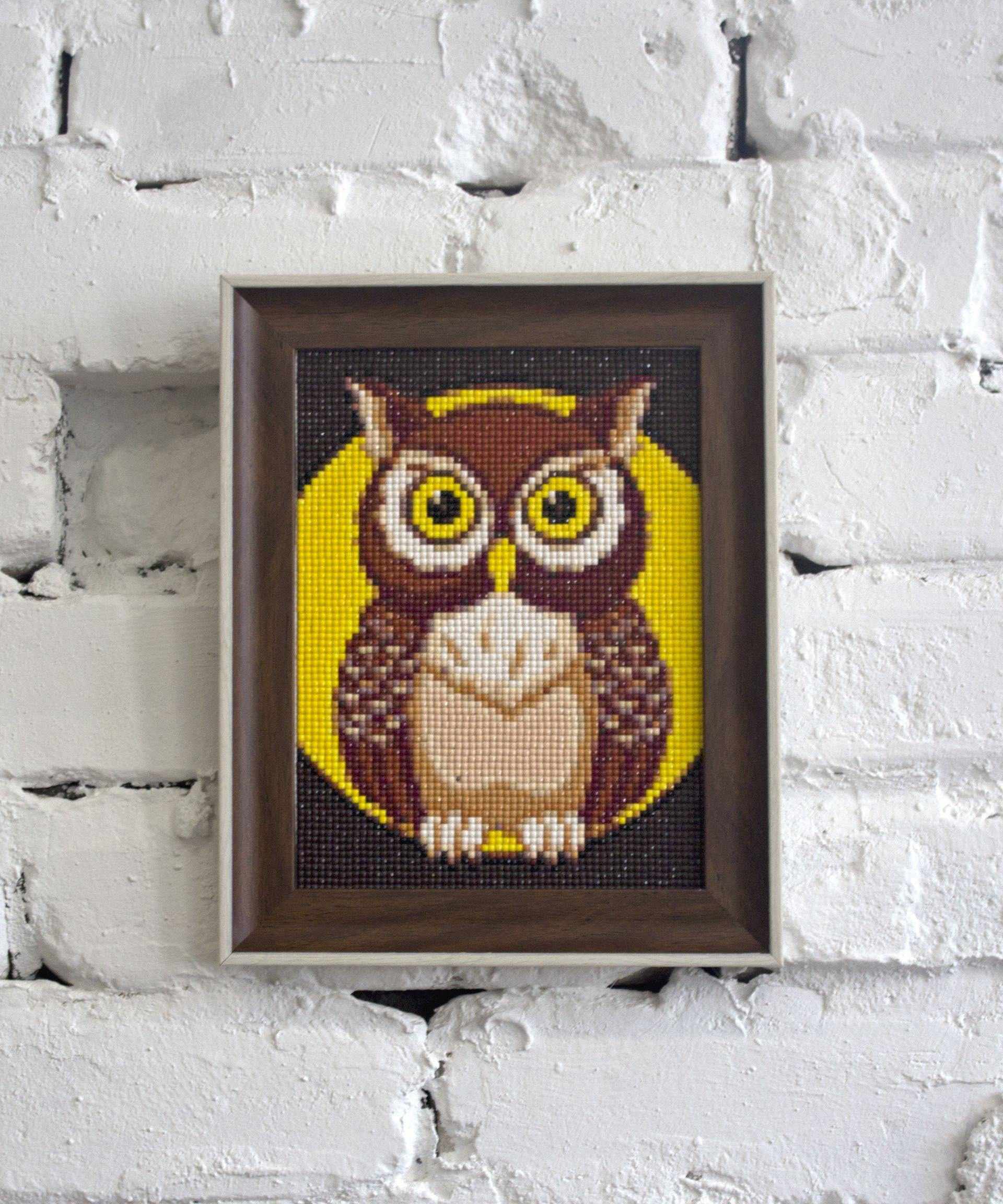 Night Owl WD308 Wizardi Diamond Painting Kit with self-adhesive canvas, tweezers, stylus, and colorful acrylic diamonds.