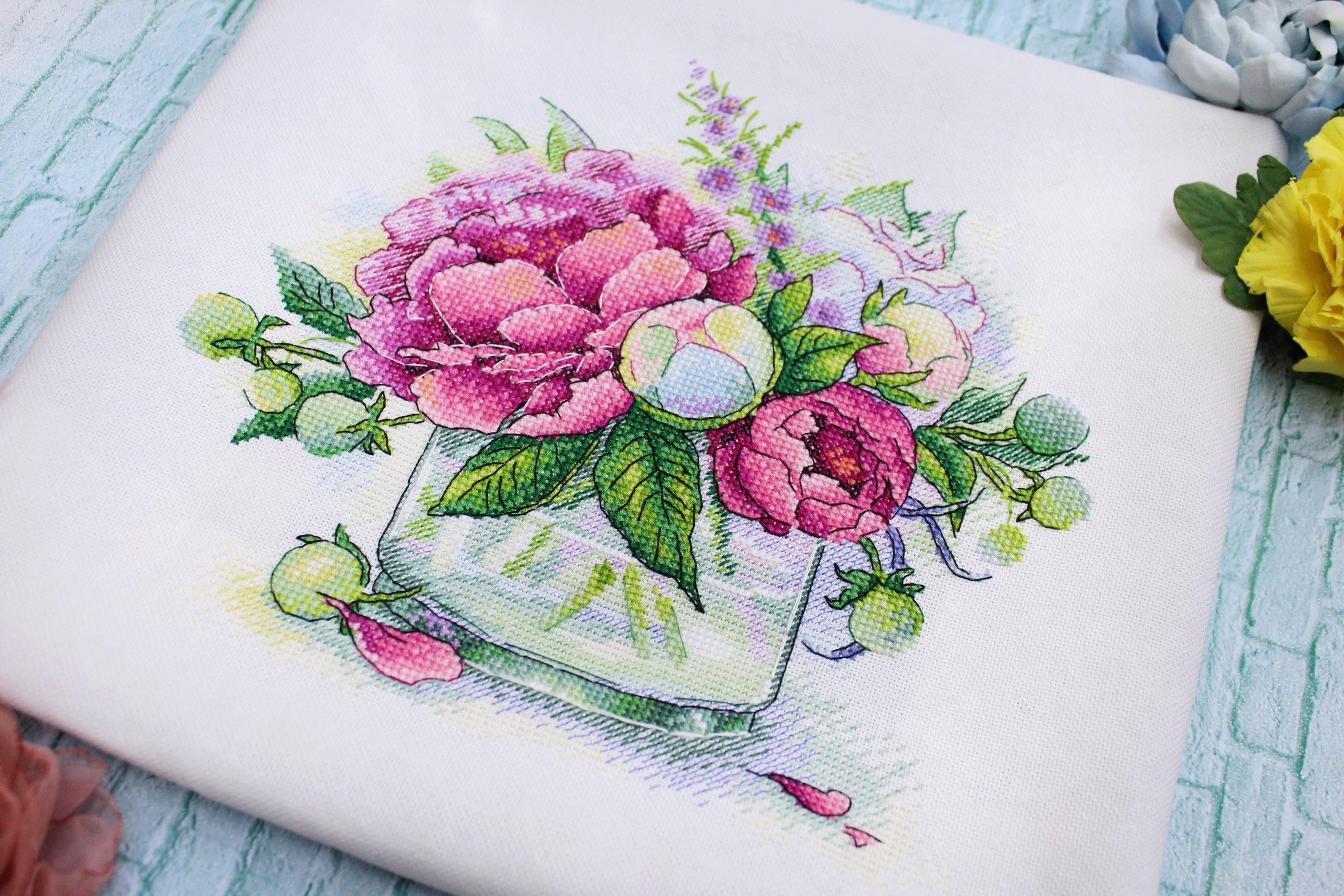 Tender Aroma SA-032 Cross-stitch kit featuring pink peonies in a vase, complete with canvas, threads, needle, and instructions.