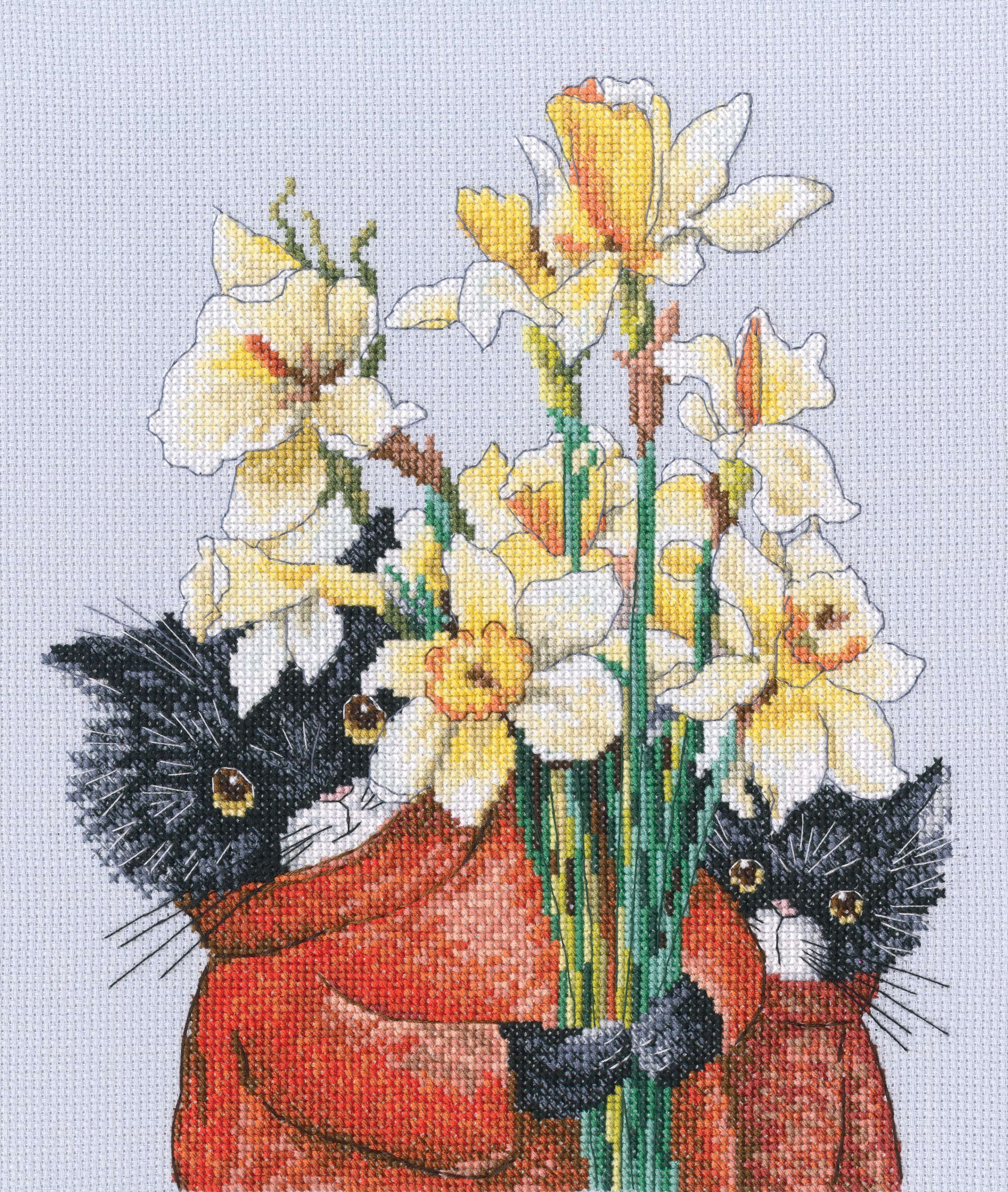 M917 Counted cross-stitch kit featuring cats and flowers on grey Aida canvas with included needle and chart.