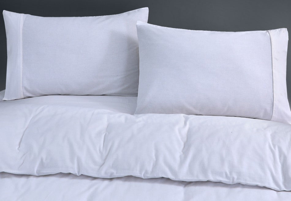 100% Egyptian Cotton Vintage Washed 500TC White Queen Quilt Cover Set featuring a soft, luxurious texture and elegant piped hem detailing on pillowcases.