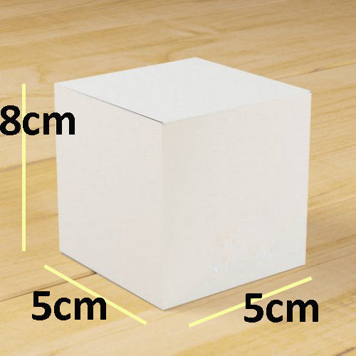 A pack of 10 white square cube gift boxes, each measuring 5x5x8cm, ideal for weddings and events.