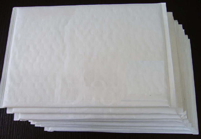 A pack of 10 white bubble padded envelope bags, measuring 22.5cm x 15cm, ideal for shipping and packaging.