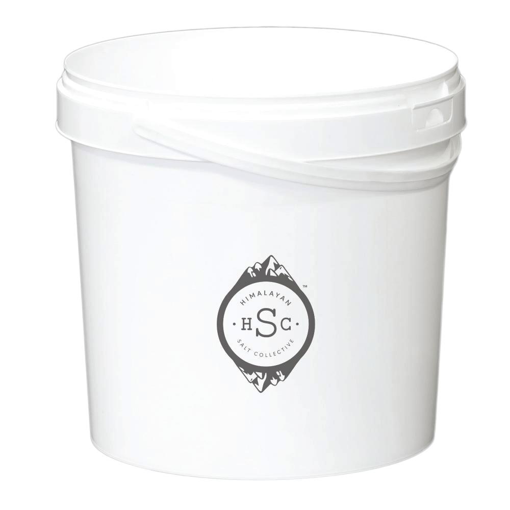 A bucket of 2Kg Golden 464 Soy Wax Flakes, showcasing pure white flakes ideal for DIY candle making.