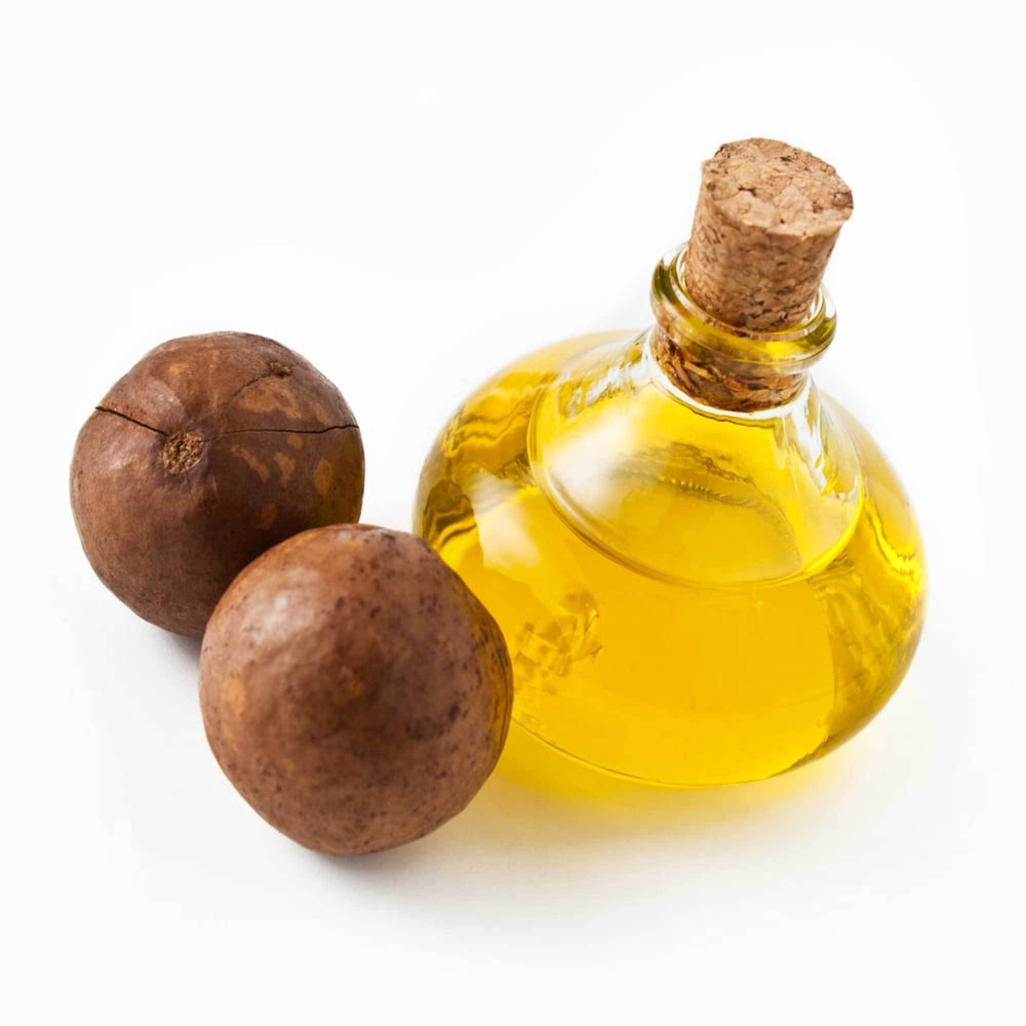 500ml bottle of 100% pure Australian macadamia nut oil, showcasing its pale golden color and sleek design.