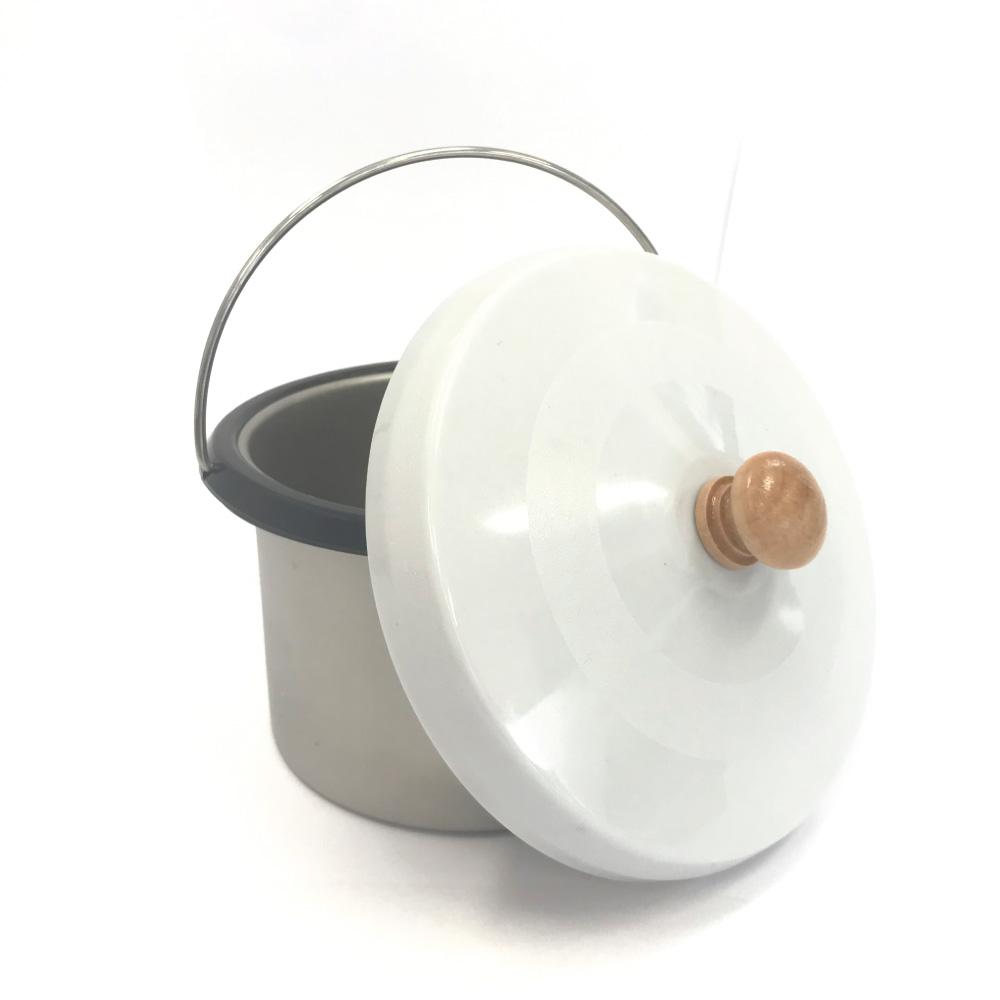 500ml aluminium wax pot insert with a plastic lid, designed for wax heaters.