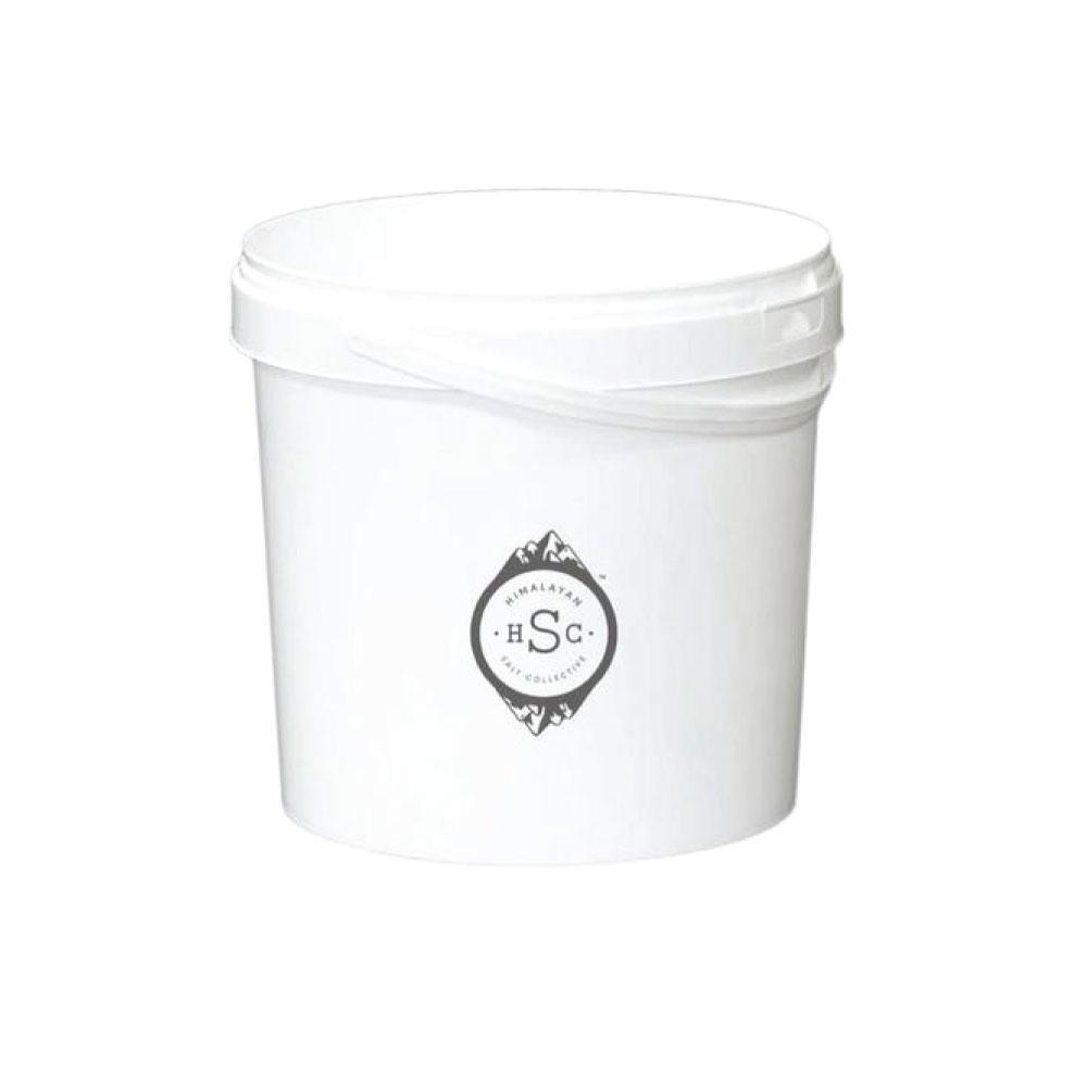 5kg tub of Borax powder, a white crystalline substance used for cleaning and pest control.