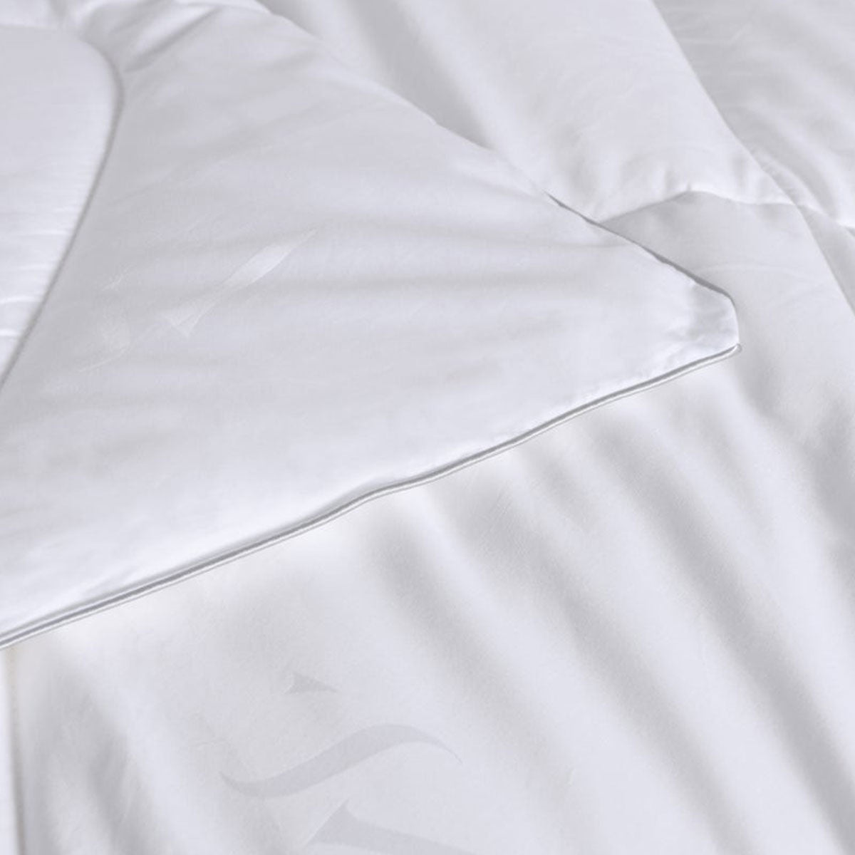 Accessorize 500GSM Australian Superwash Wool Quilt King with quilted diamond pattern in white and silver, showcasing its luxurious cotton sateen cover.