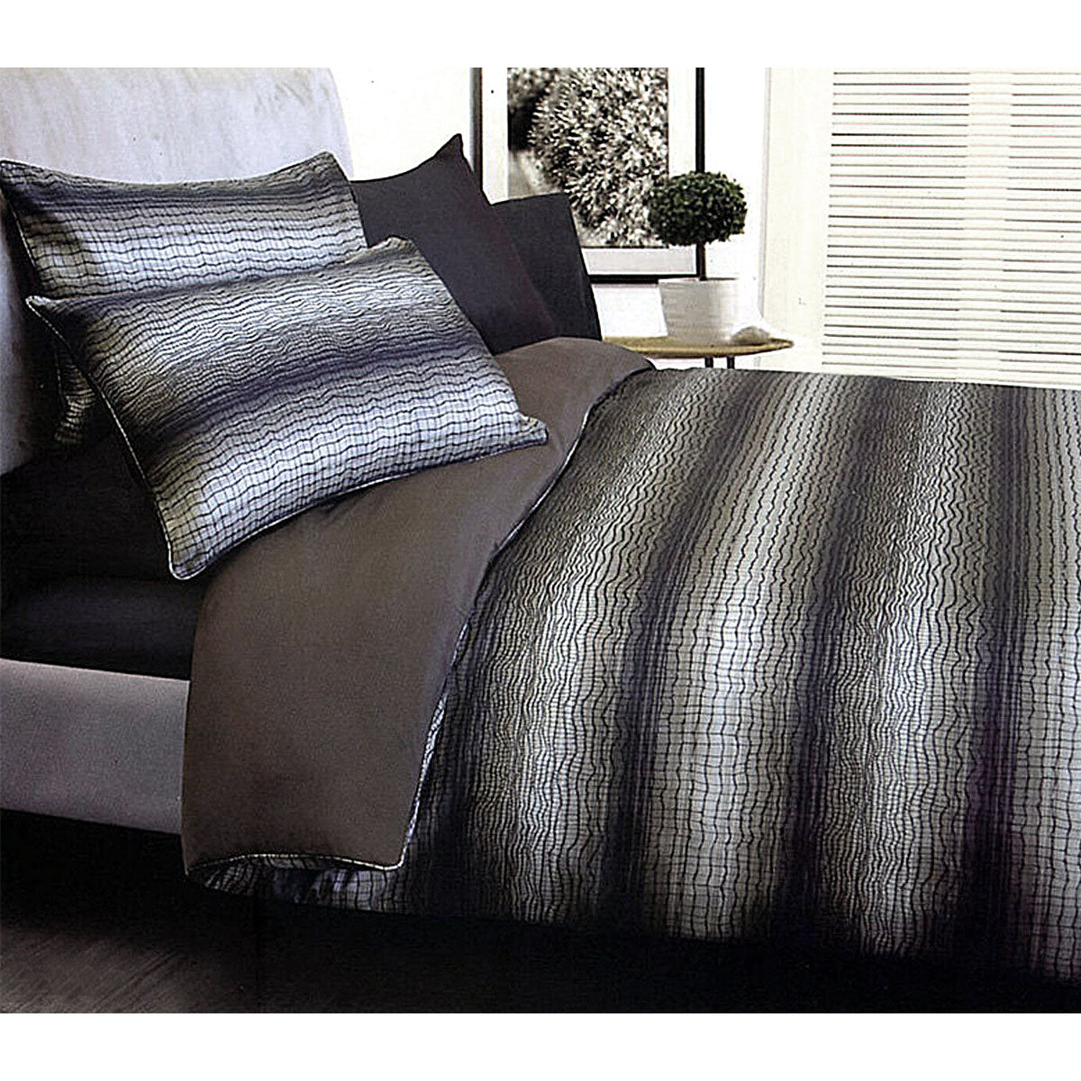 Accessorize Lizard Brown Jacquard Quilt Cover Set featuring lizard skin design in silver, brown, black, and grey tones, perfect for double beds.