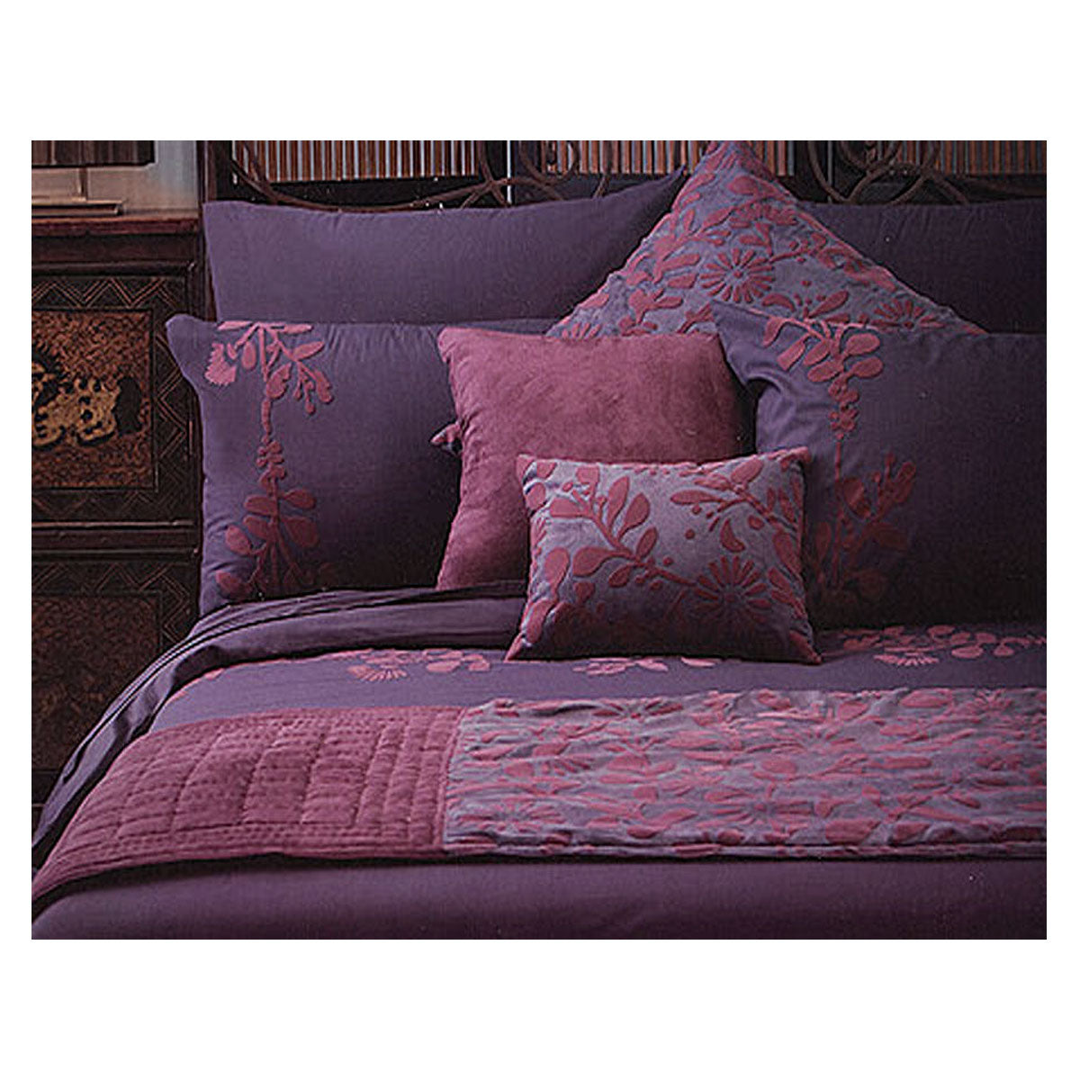 Accessorize Utopia Purple Quilt Cover Set Double featuring a floral design in purple, mauve, and plum colors, perfect for double beds.