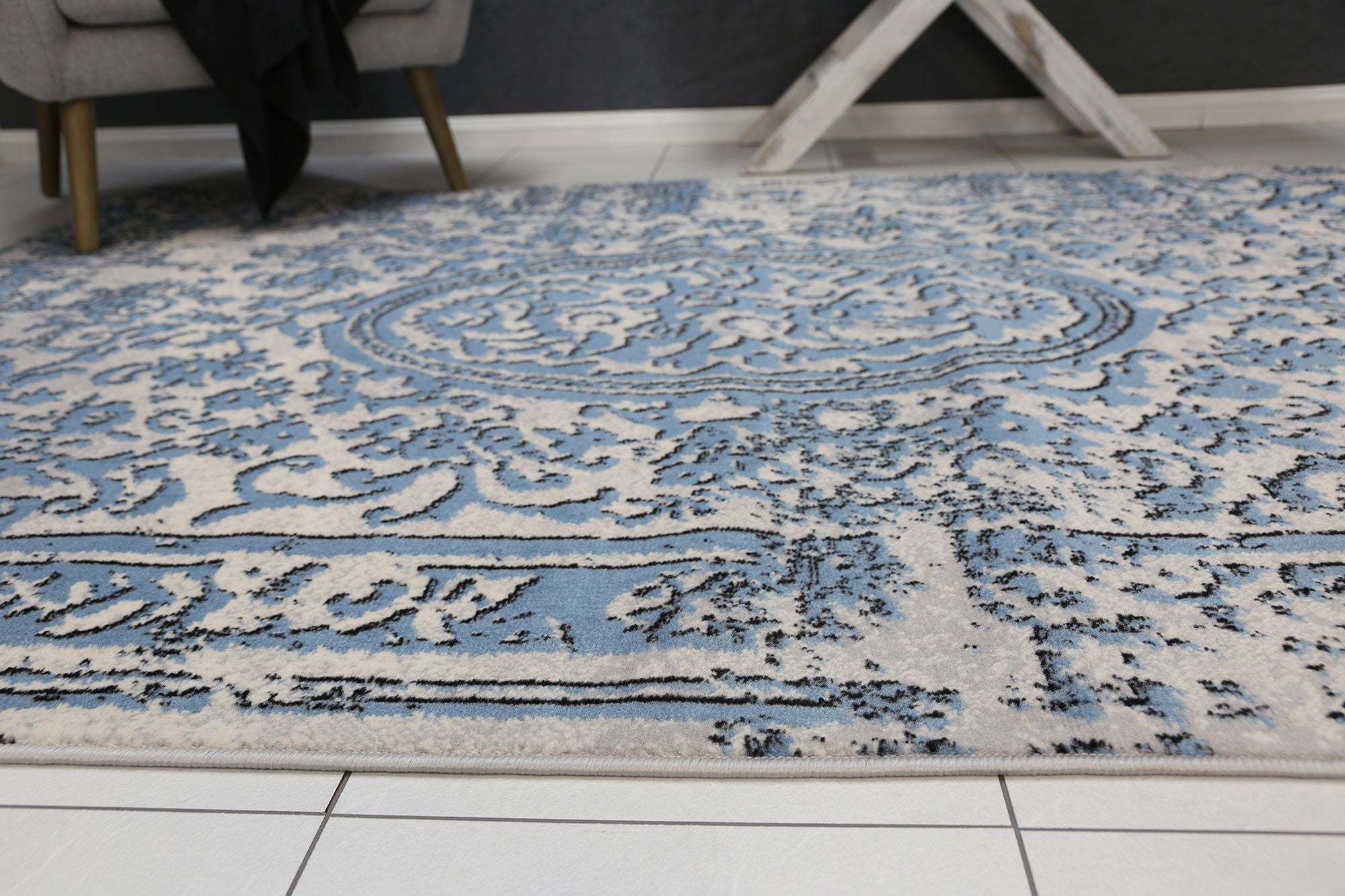 Allure Classic Vintage Blue Rug measuring 80x300 cm, featuring a beautiful vintage design with a plush texture, perfect for indoor spaces.