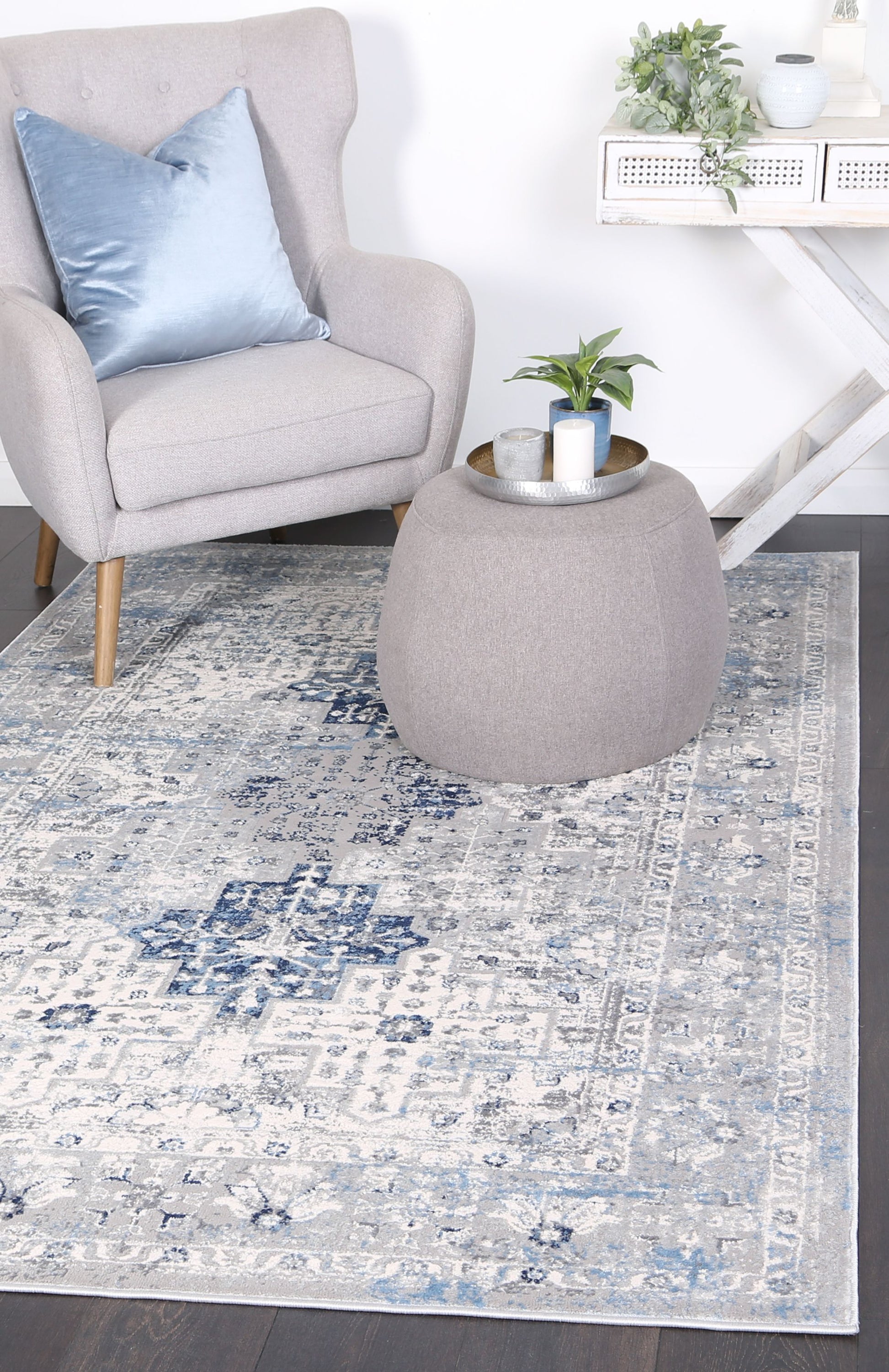 Amelia Navy Blue Oriental Rug measuring 160x230 cm with abstract designs, perfect for enhancing home decor.