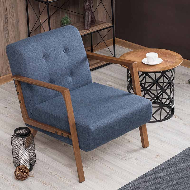 BUCKINGHAM Blue Armchair with brown accents and natural beech wood legs, measuring 67x76x78cm.