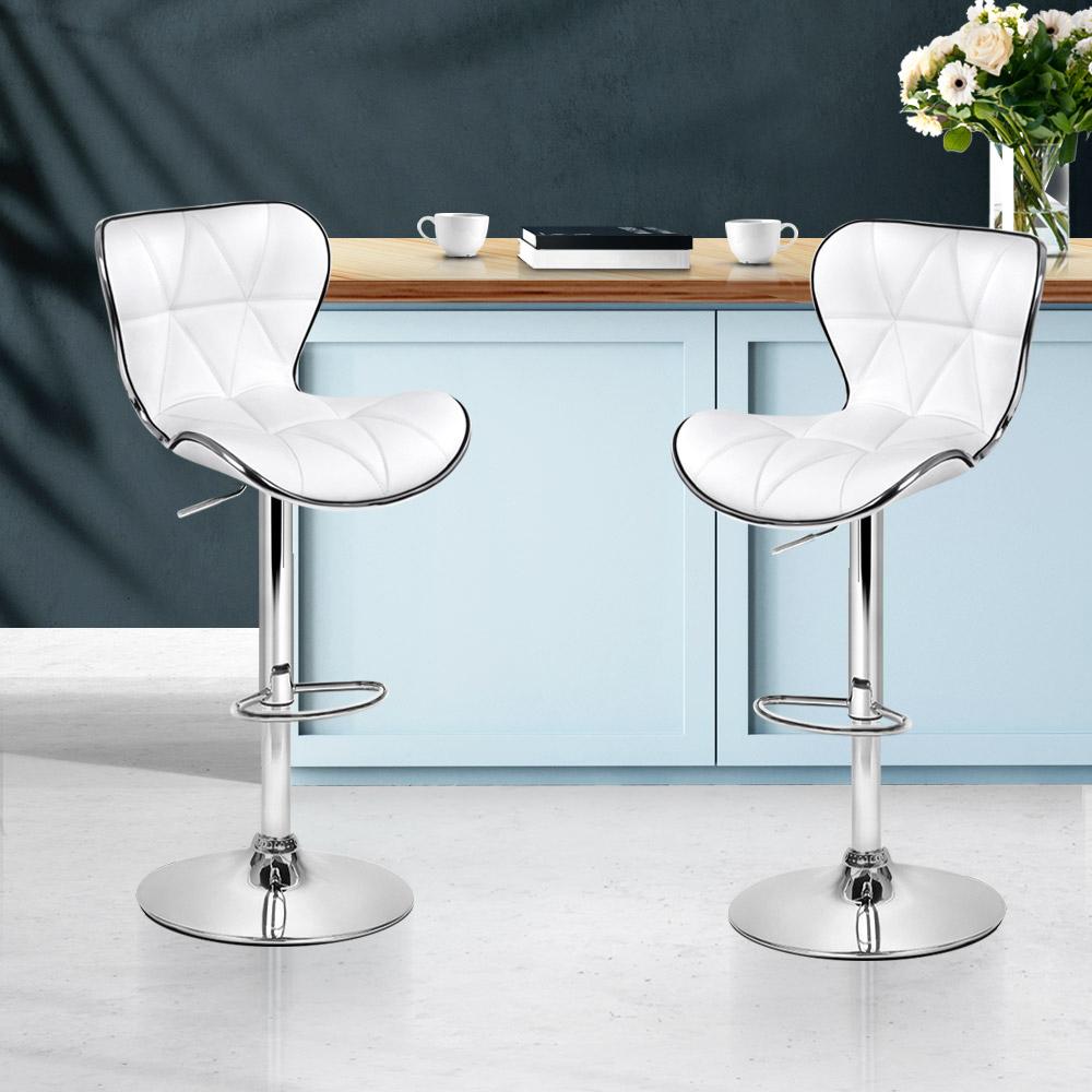 Artiss Set of 2 PU Leather Bar Stools in white with chrome base and gas lift lever, showcasing a modern design suitable for kitchens and bars.