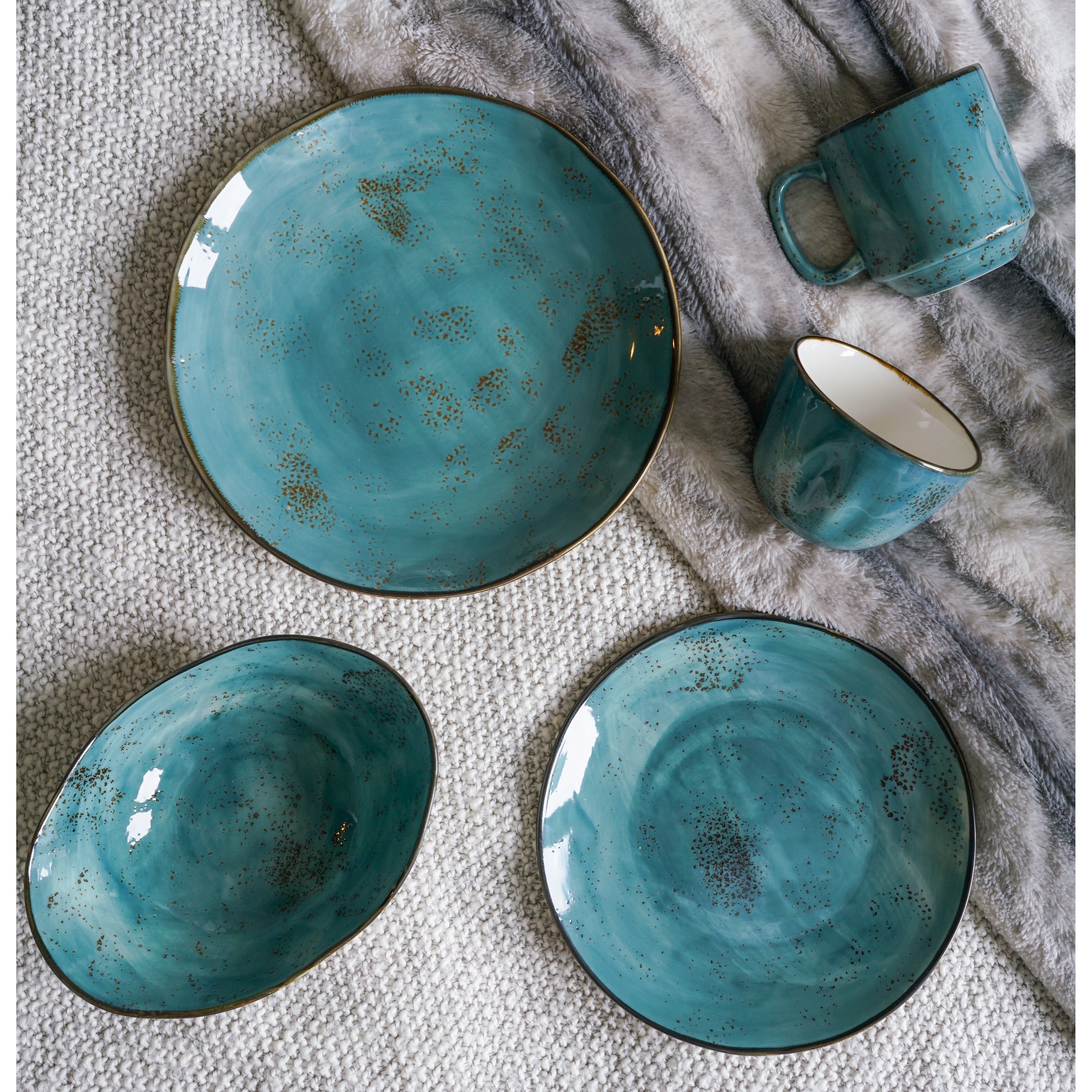 Artisan 5-Piece Place Setting featuring a big plate, small plate, angled bowl, mini bowl, and stackable mug in various colors.