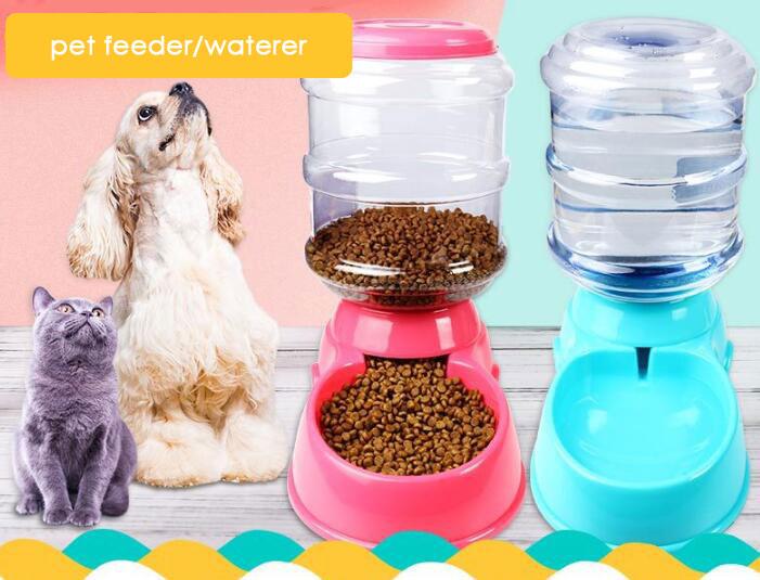 Automatic Pet Feeder Drinking Bowl designed for dogs and cats, featuring a large 3.5L capacity and made from durable plastic.