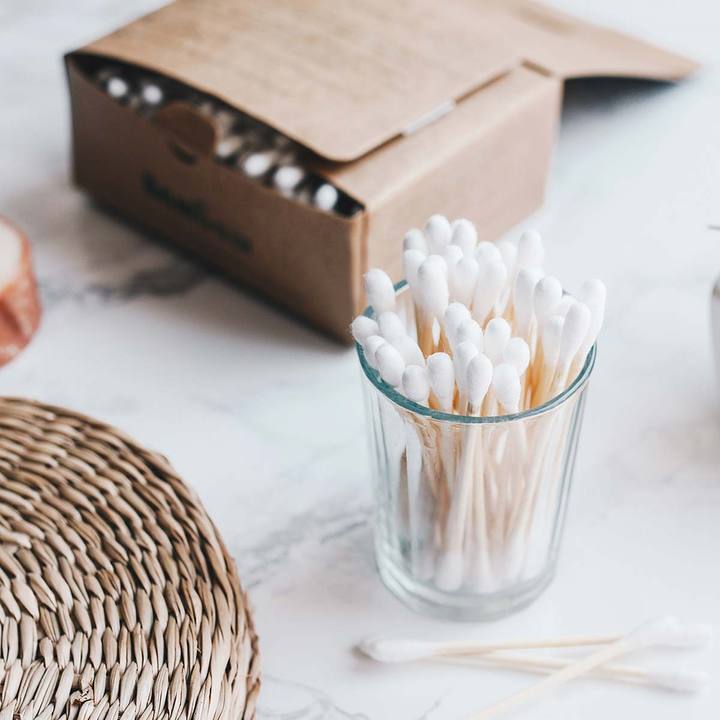 A pack of 200 eco-friendly bamboo cotton swabs, featuring biodegradable cotton tips and sustainably sourced bamboo handles.