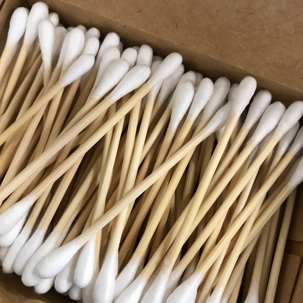 A pack of 200 eco-friendly bamboo cotton swabs, featuring biodegradable cotton tips and sustainably sourced bamboo handles.