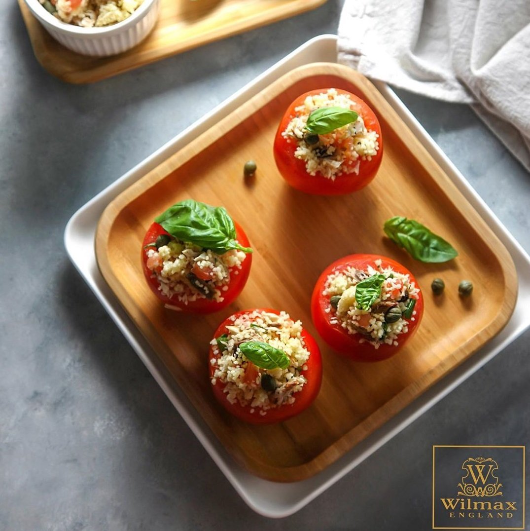 WILMAX 8-inch bamboo square plate, perfect for serving appetizers and sides, showcasing its natural texture and eco-friendly design.