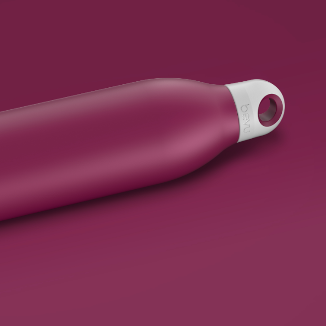 Bevu® DUO Insulated Bottle in Plum, 550ml, showcasing its sleek design and double vacuum insulation features.