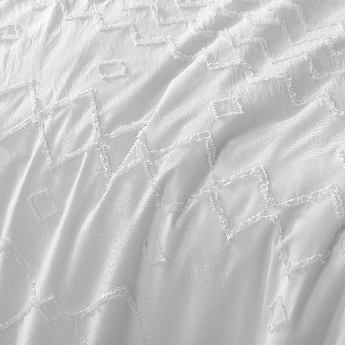 Big Sleep White Zig Zag Super Soft Tufted Quilt Cover Set King featuring tufted zig zag design on soft polyester fabric.