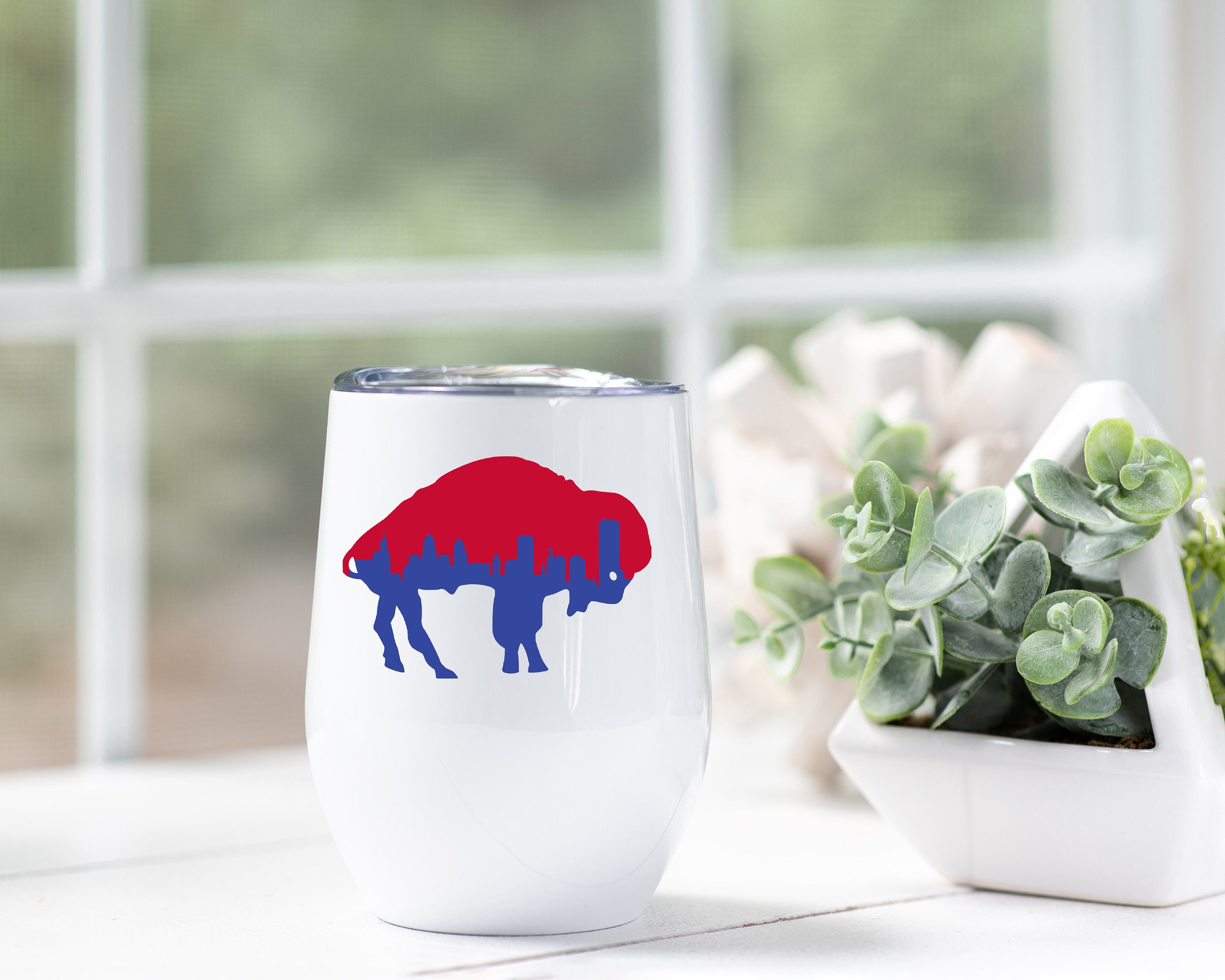 Buffalo Skyline Bills Wine Tumbler with a vibrant design, featuring a secure lid and insulated stainless steel exterior.