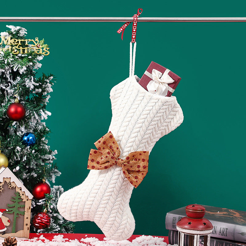 A beautifully crafted Christmas Decorations Knitting Wool Hanging Gift Bag made from non-woven wool, featuring a festive design perfect for holiday gifting.