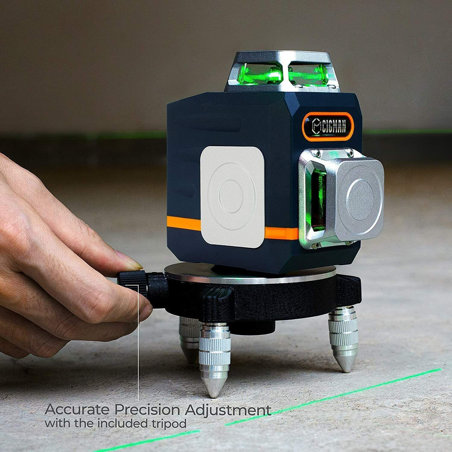 CIGMAN CM720 Laser Level displaying green cross lines for precise alignment in construction and DIY projects.