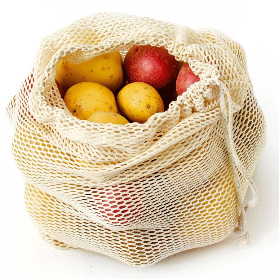 Set of 2 organic cotton mesh bags in small and medium sizes, perfect for eco-friendly shopping.