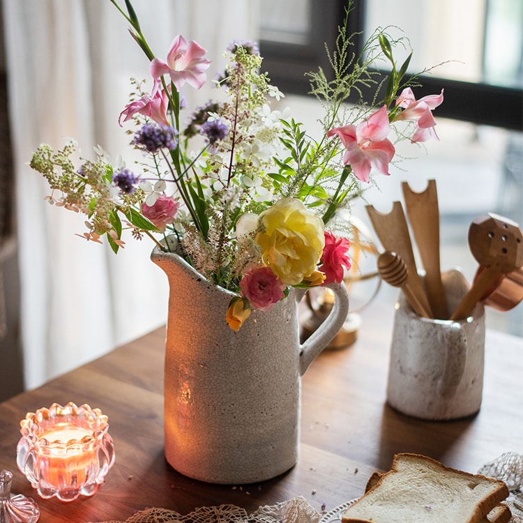 Handmade Country Style Crackle Glaze Ceramic Vase Jar in white and light gray, showcasing a rustic charm with a unique crackle finish.