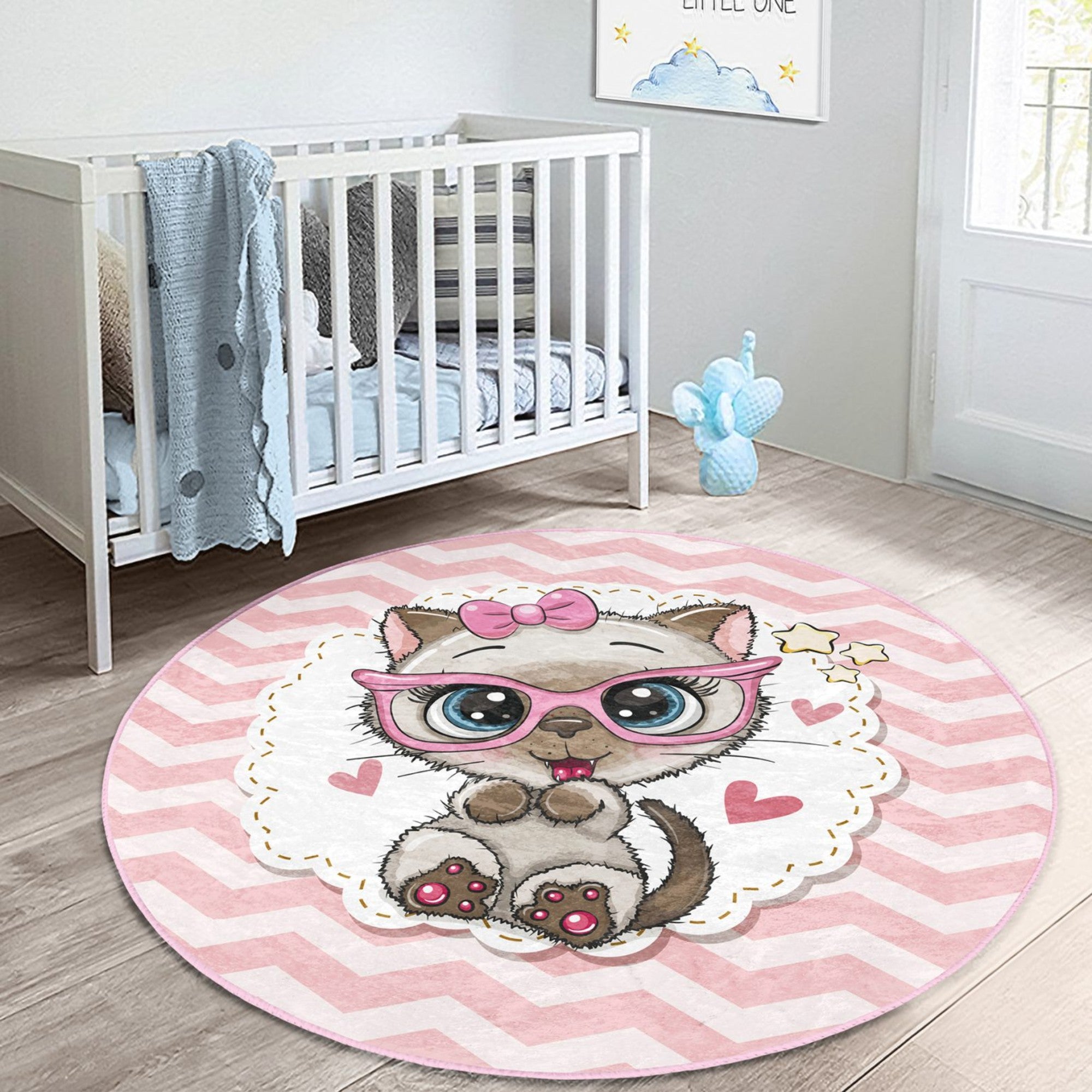 Cute Cat Pattern Pink Round Rug designed for girls' rooms, featuring a soft texture and playful cat design.