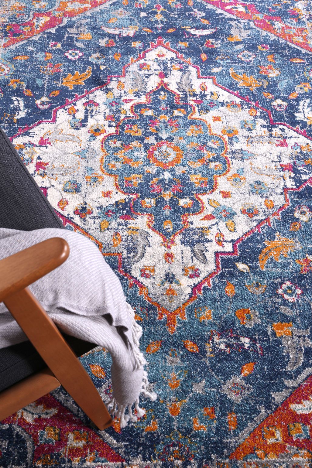 Delicate Navy Multi Oriental Rug measuring 160x230 cm with a chic medallion pattern and distressed design, perfect for modern and vintage decor.